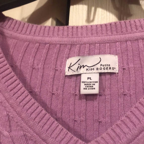 Kim Rogers - LP - Lavender Cable Stitch, VNeck- Pull-Over Light Weight Sweater - Picture 2 of 7
